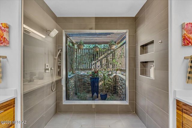 1124 W Saddlehorn Place, Oro Valley, AZ 85704