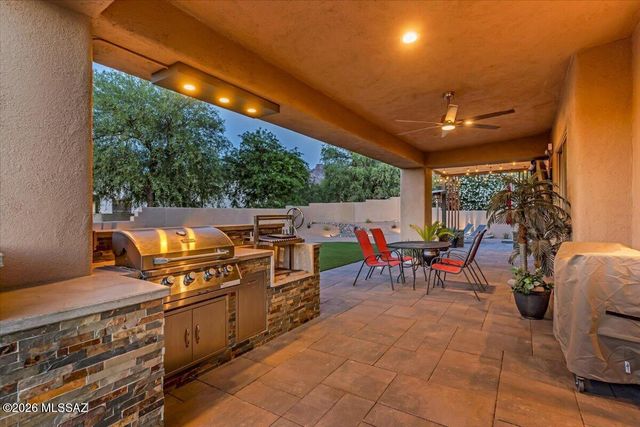 1124 W Saddlehorn Place, Oro Valley, AZ 85704