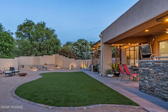 1124 W Saddlehorn Place, Oro Valley, AZ 85704