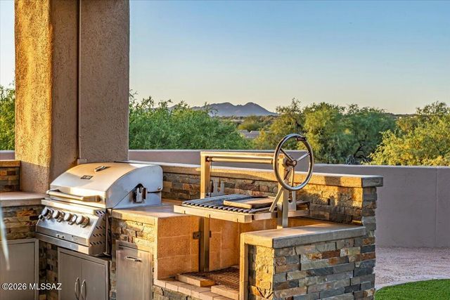 1124 W Saddlehorn Place, Oro Valley, AZ 85704