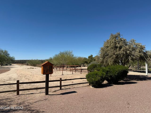 1124 W Saddlehorn Place, Oro Valley, AZ 85704