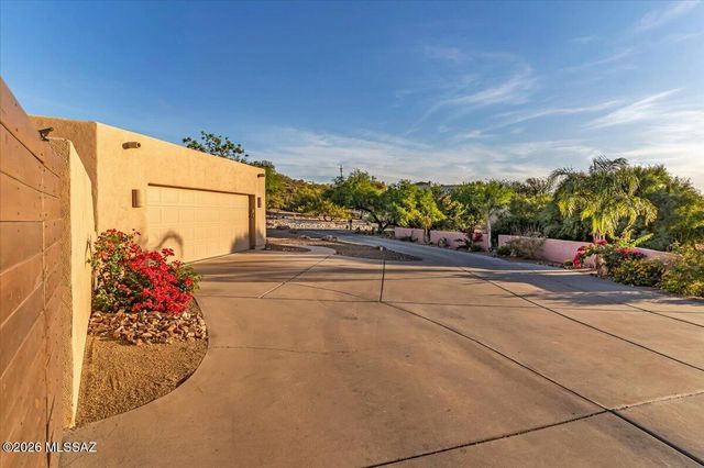 1124 W Saddlehorn Place, Oro Valley, AZ 85704