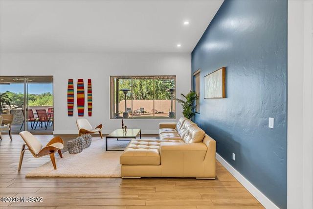 1124 W Saddlehorn Place, Oro Valley, AZ 85704