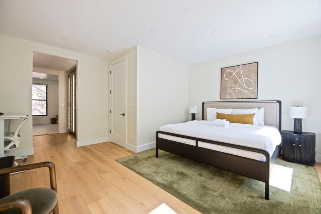 391 MANHATTAN Avenue, New York City, NY 10026