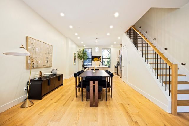 391 MANHATTAN Avenue, New York City, NY 10026