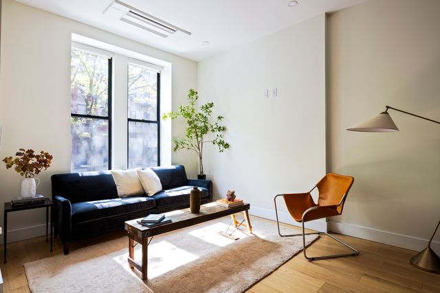 391 MANHATTAN Avenue, New York City, NY 10026