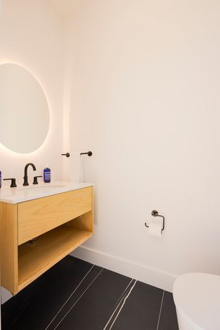 391 MANHATTAN Avenue, New York City, NY 10026