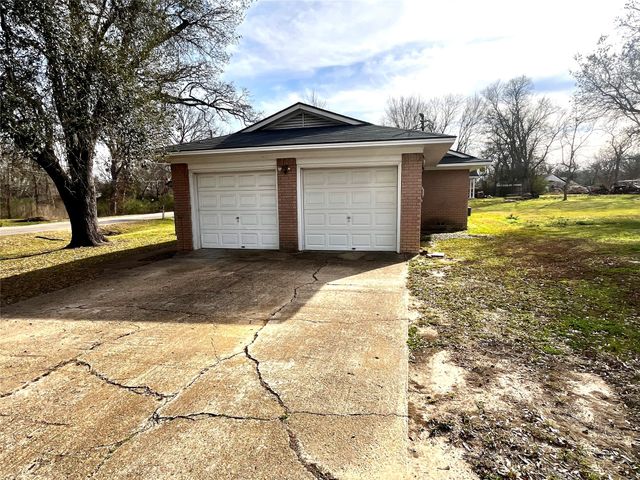 915 N Spring Street, Grand Saline, TX 75140