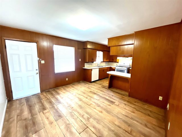 915 N Spring Street, Grand Saline, TX 75140