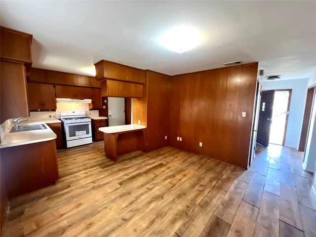 915 N Spring Street, Grand Saline, TX 75140