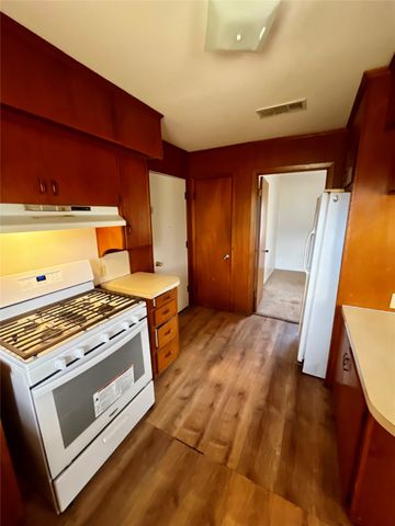 915 N Spring Street, Grand Saline, TX 75140