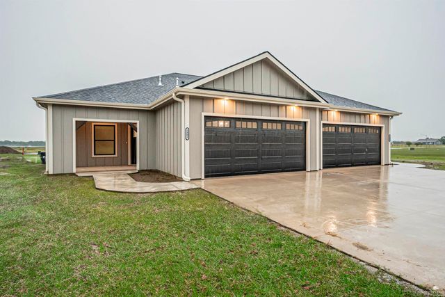 1800-1802 Broadfoot Drive, Abilene, KS 67410