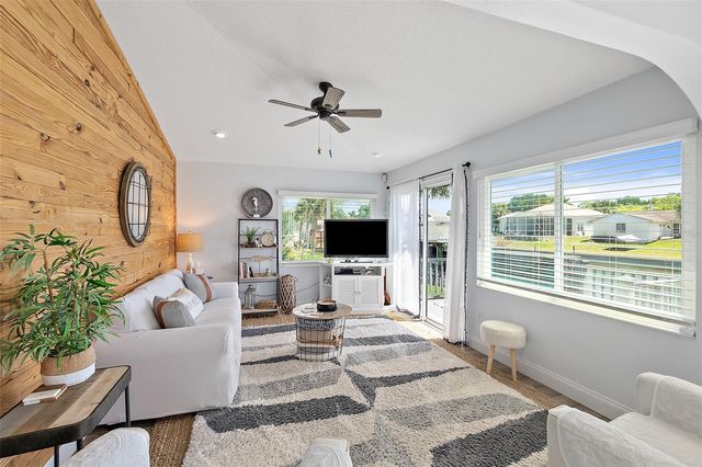 9 COLLINGVILLE COURT, Palm Coast, FL 32137