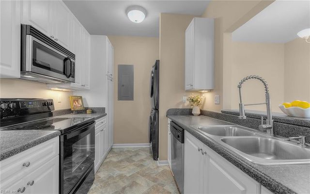 4368 Duffy DR, Virginia Beach, VA 23462