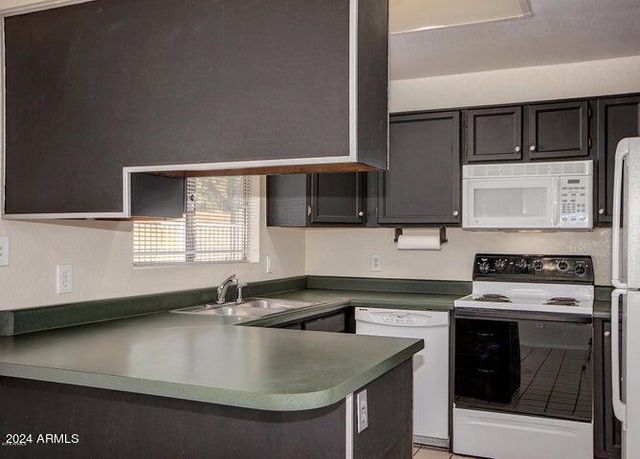 1208 E WICKIEUP Lane, Phoenix, AZ 85024