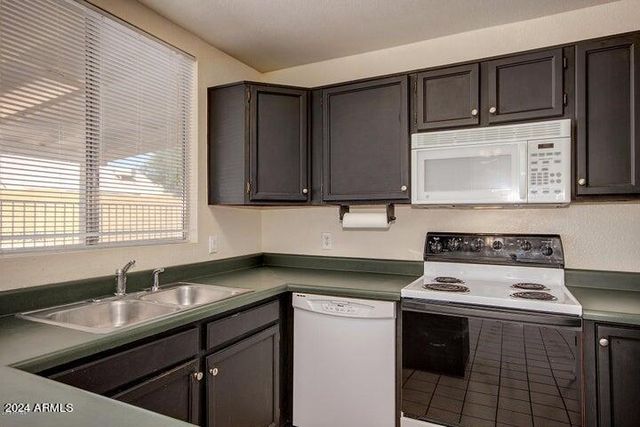 1208 E WICKIEUP Lane, Phoenix, AZ 85024