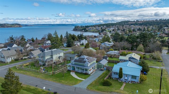 705 NE Haller Street, Coupeville, WA 98239