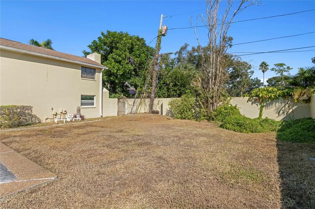 100 CATALAN BOULEVARD NE, St Petersburg, FL 33704