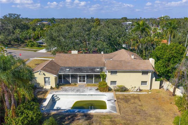 100 CATALAN BOULEVARD NE, St Petersburg, FL 33704