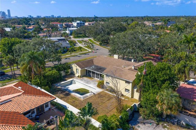 100 CATALAN BOULEVARD NE, St Petersburg, FL 33704