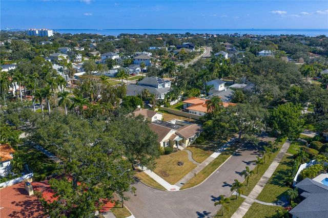 100 CATALAN BOULEVARD NE, St Petersburg, FL 33704