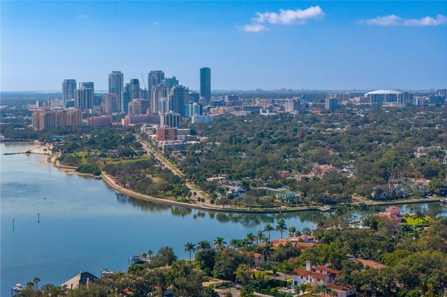 100 CATALAN BOULEVARD NE, St Petersburg, FL 33704