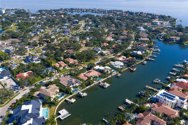 100 CATALAN BOULEVARD NE, St Petersburg, FL 33704