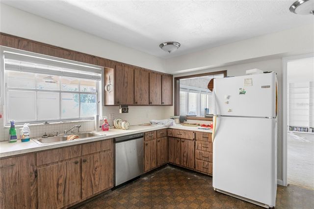 100 CATALAN BOULEVARD NE, St Petersburg, FL 33704