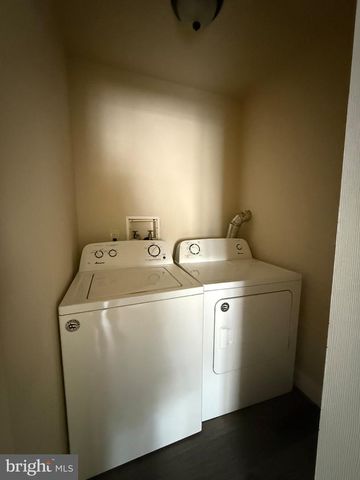 3 FRANKLIN DR, Voorhees, NJ 08043