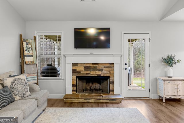 36 E Gordon Road, Newnan, GA 30263