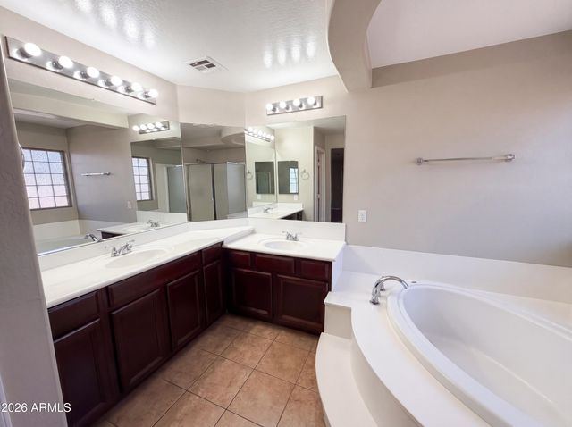 5024 W SIESTA Way, Laveen, AZ 85339