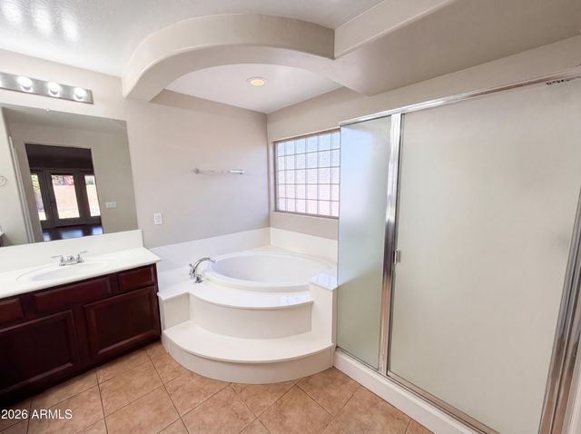 5024 W SIESTA Way, Laveen, AZ 85339