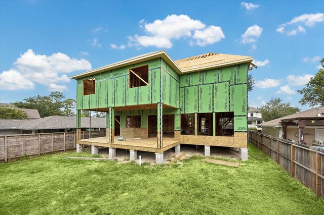 2031 Saxon Drive, Houston, TX 77018