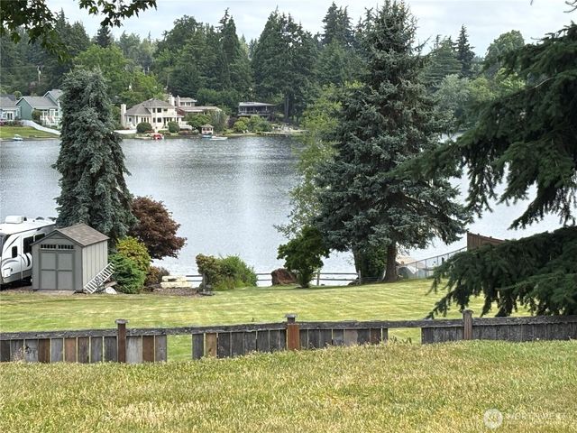 35035 41st Place S, Auburn, WA 98001