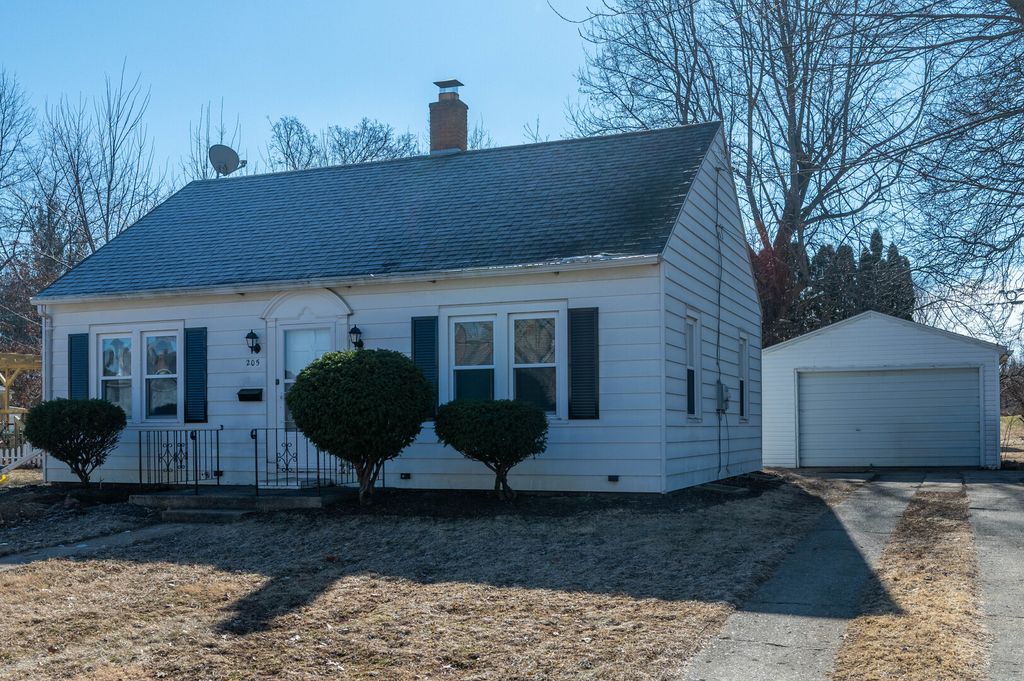 205 Sunset Lane, Mount Morris, IL 61054