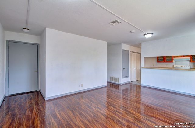 1346 Bayou, San Antonio, TX 78245