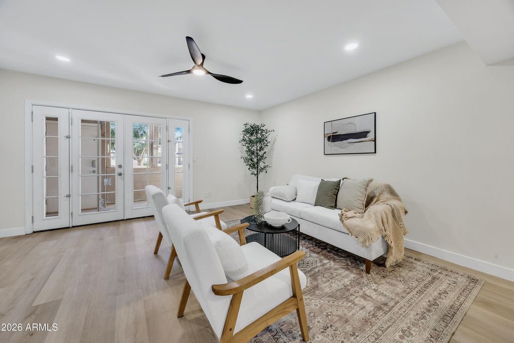 Image 10 of property listing at 1601 W SUNNYSIDE Drive 164, Phoenix, AZ 85029