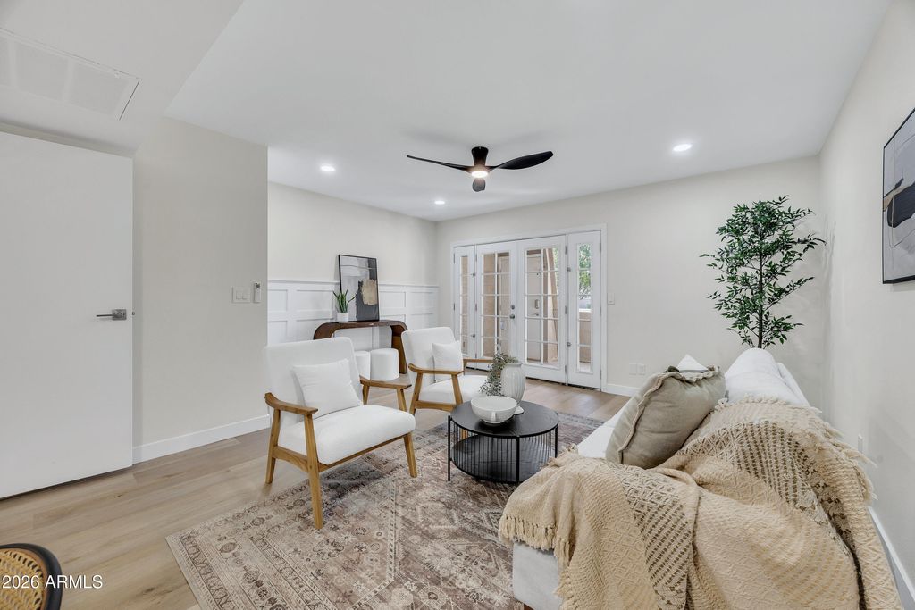 Image 11 of property listing at 1601 W SUNNYSIDE Drive 164, Phoenix, AZ 85029