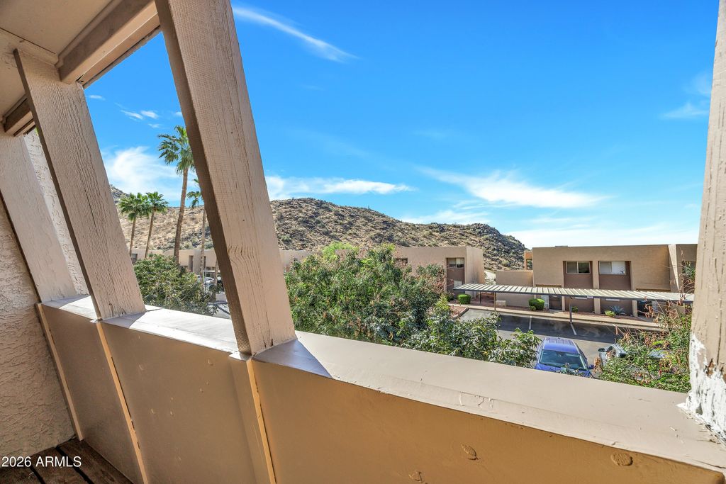 Image 18 of property listing at 1601 W SUNNYSIDE Drive 164, Phoenix, AZ 85029