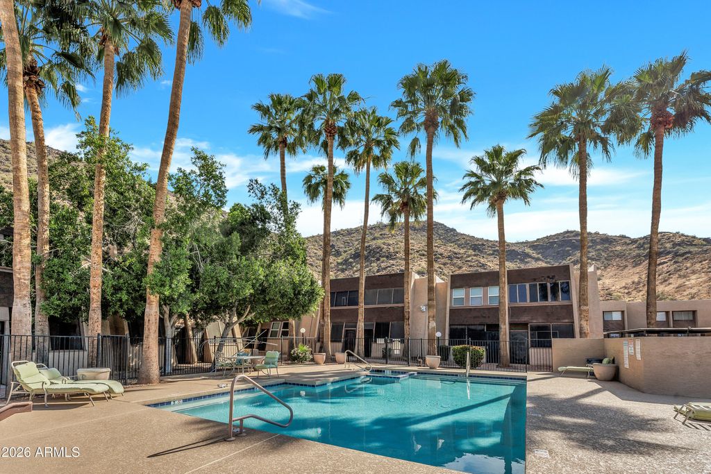 Image 25 of property listing at 1601 W SUNNYSIDE Drive 164, Phoenix, AZ 85029