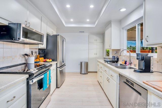 16857 Pinata, San Diego, CA 92128