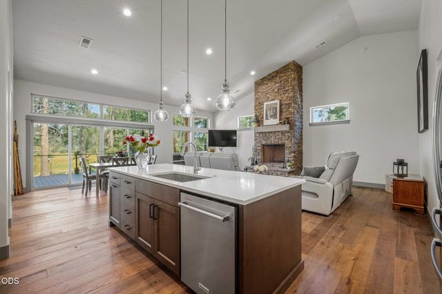 54635 Silver Fox Drive, Bend, OR 97707