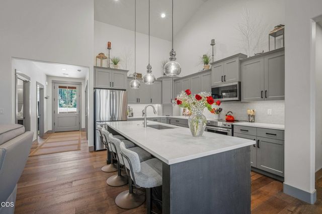 54635 Silver Fox Drive, Bend, OR 97707