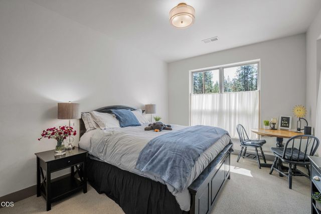 54635 Silver Fox Drive, Bend, OR 97707