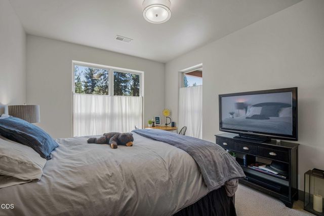 54635 Silver Fox Drive, Bend, OR 97707
