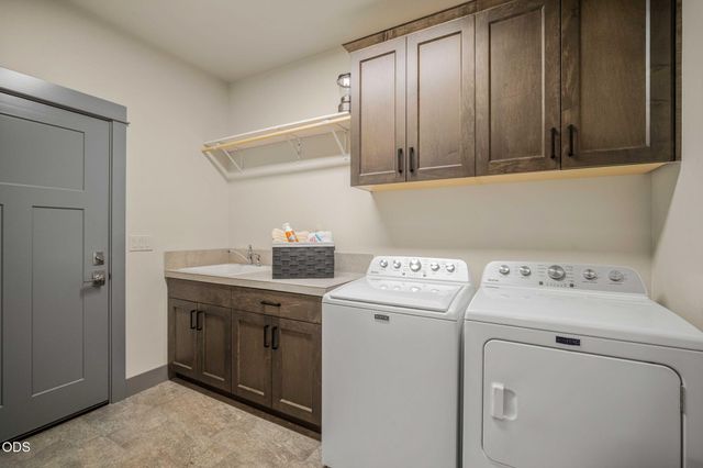 54635 Silver Fox Drive, Bend, OR 97707