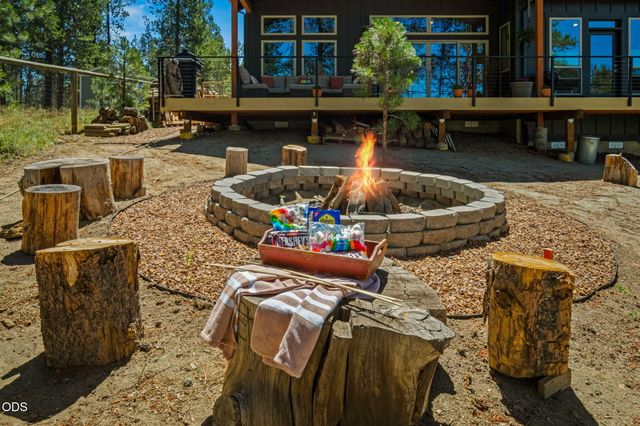 54635 Silver Fox Drive, Bend, OR 97707