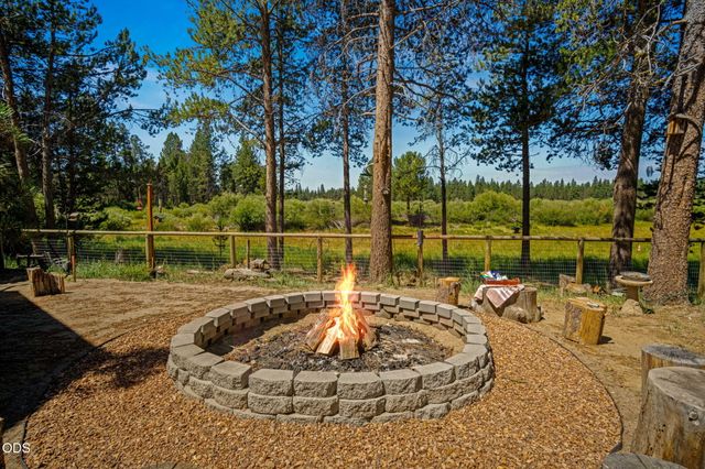 54635 Silver Fox Drive, Bend, OR 97707