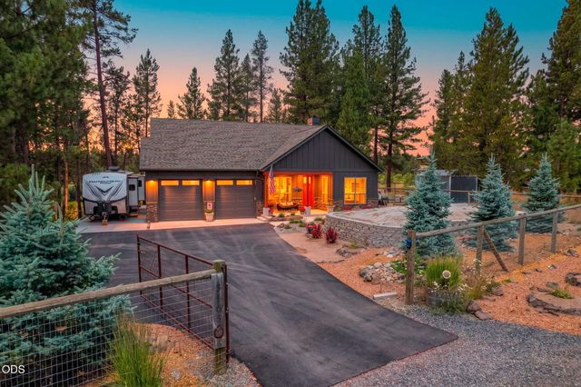 54635 Silver Fox Drive, Bend, OR 97707