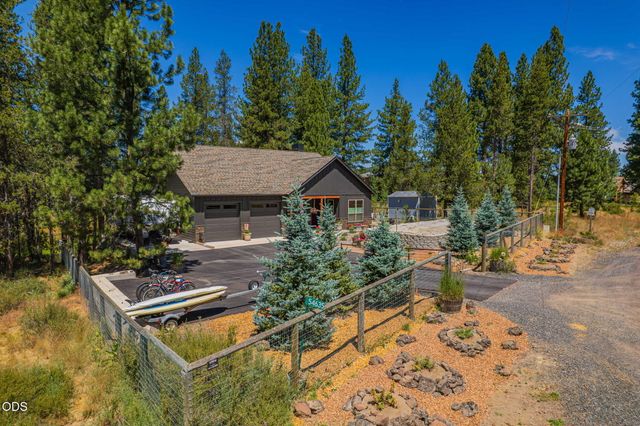 54635 Silver Fox Drive, Bend, OR 97707